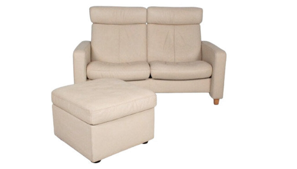 Stressless Loveseat + Ottomans
