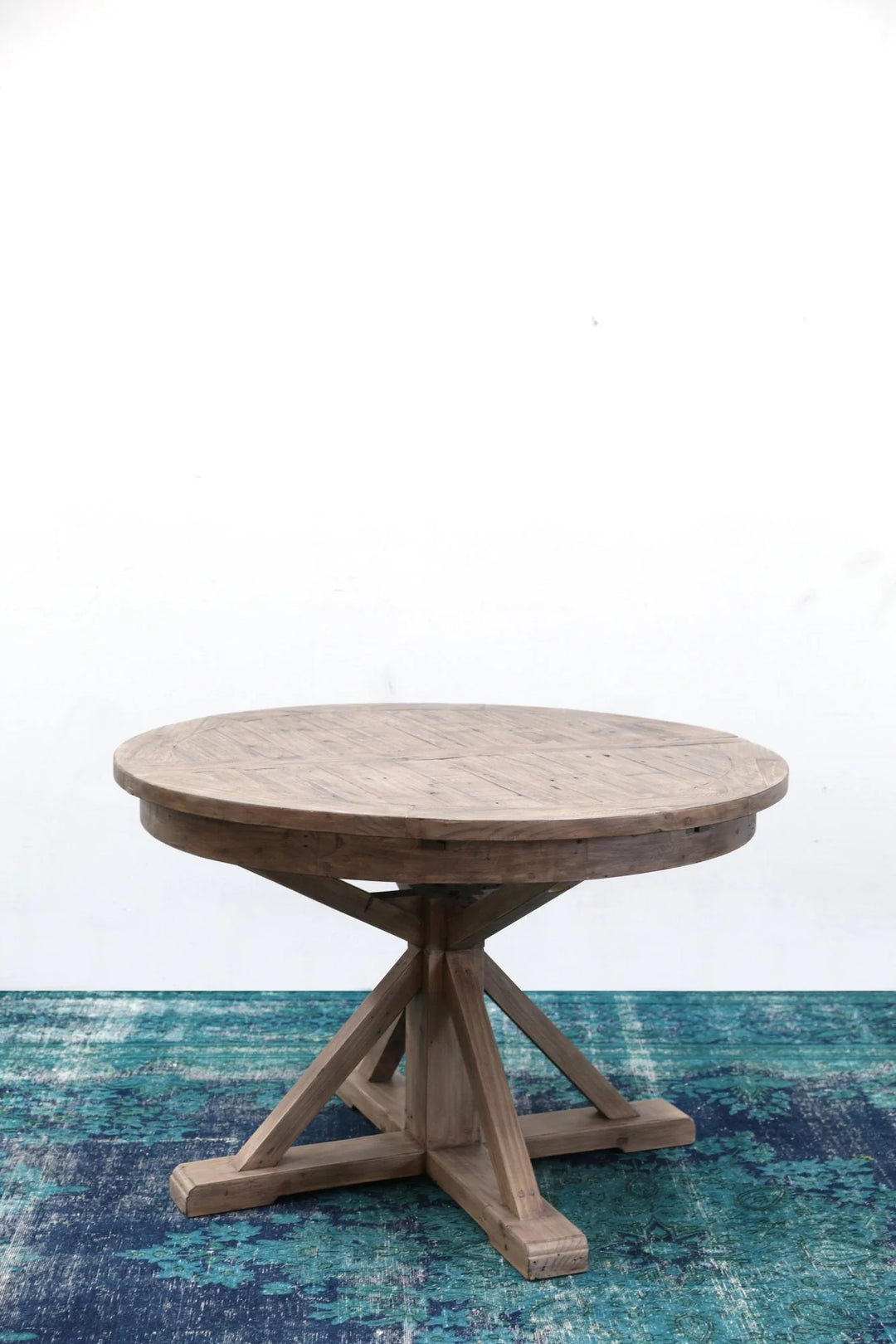 Irish Coast Round Extension Dining Table (47".63)