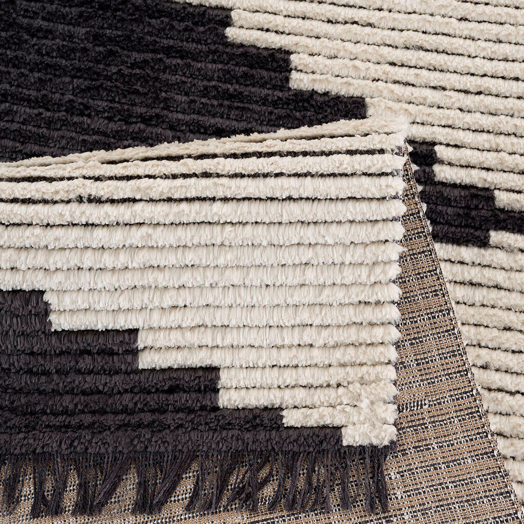 Rug in Black/Ivory