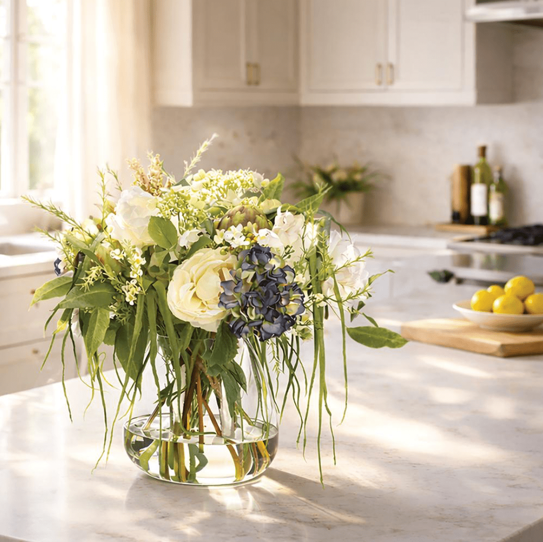 Peony/Hydrangea in Glass Vase - What&