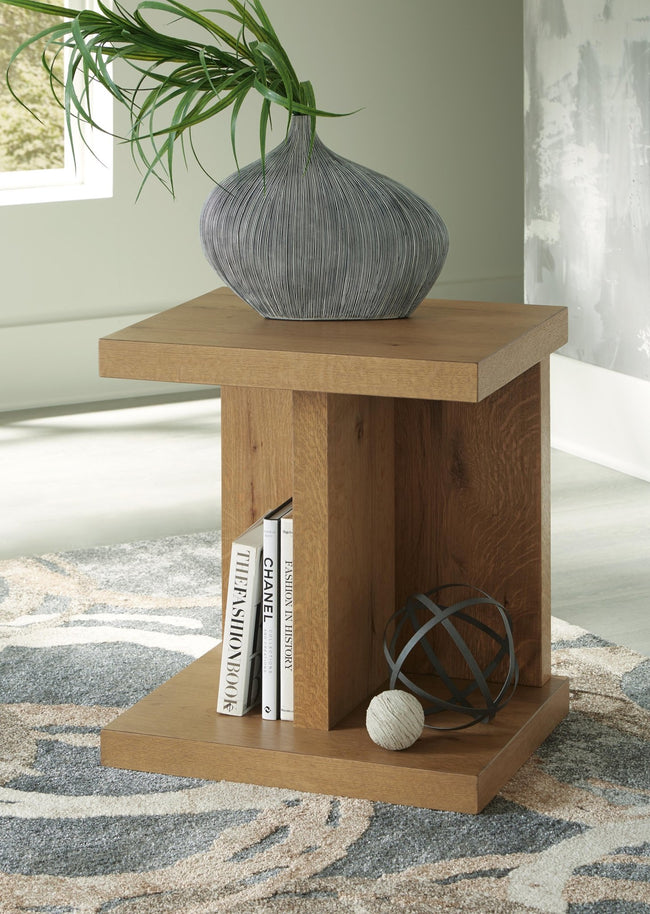 Brinstead Chairside End Table in natural oak front view - Ashley chairside table - Whats New Furniture Portland OR