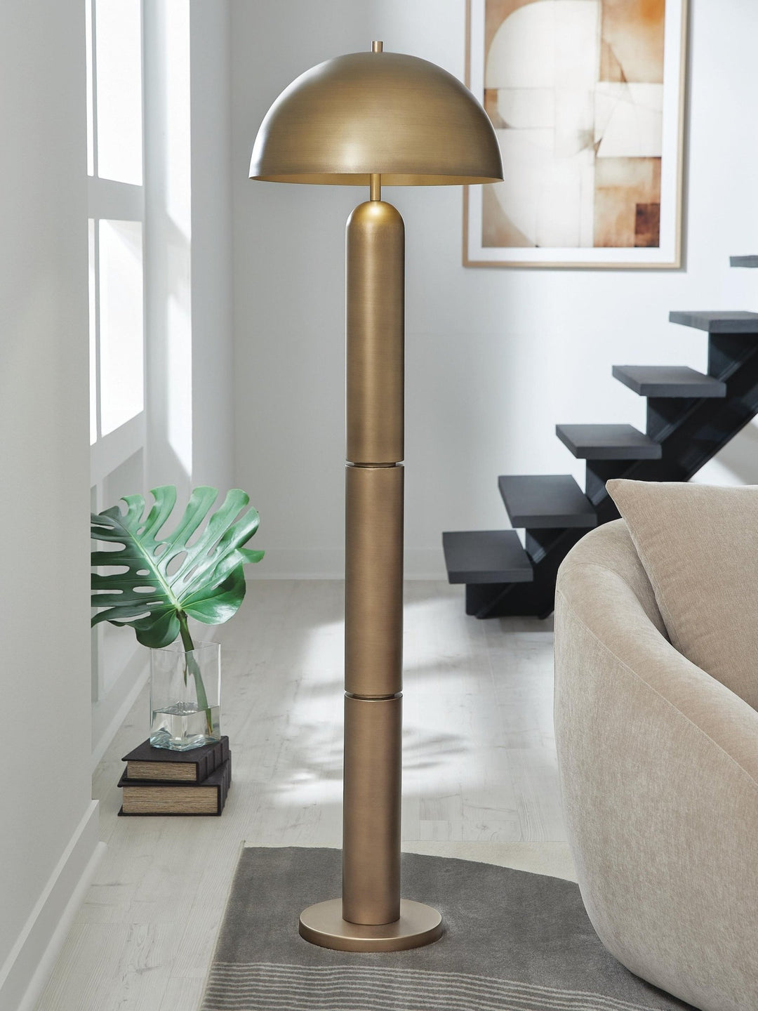 Wendfield Floor Lamp by Ashley Furniture - view 6