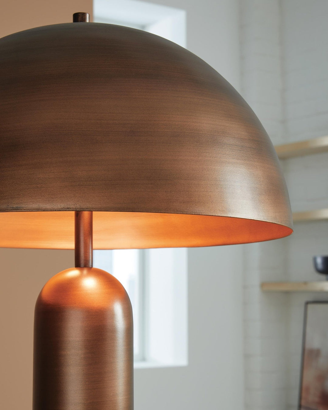 Wendfield Floor Lamp by Ashley Furniture - view 3