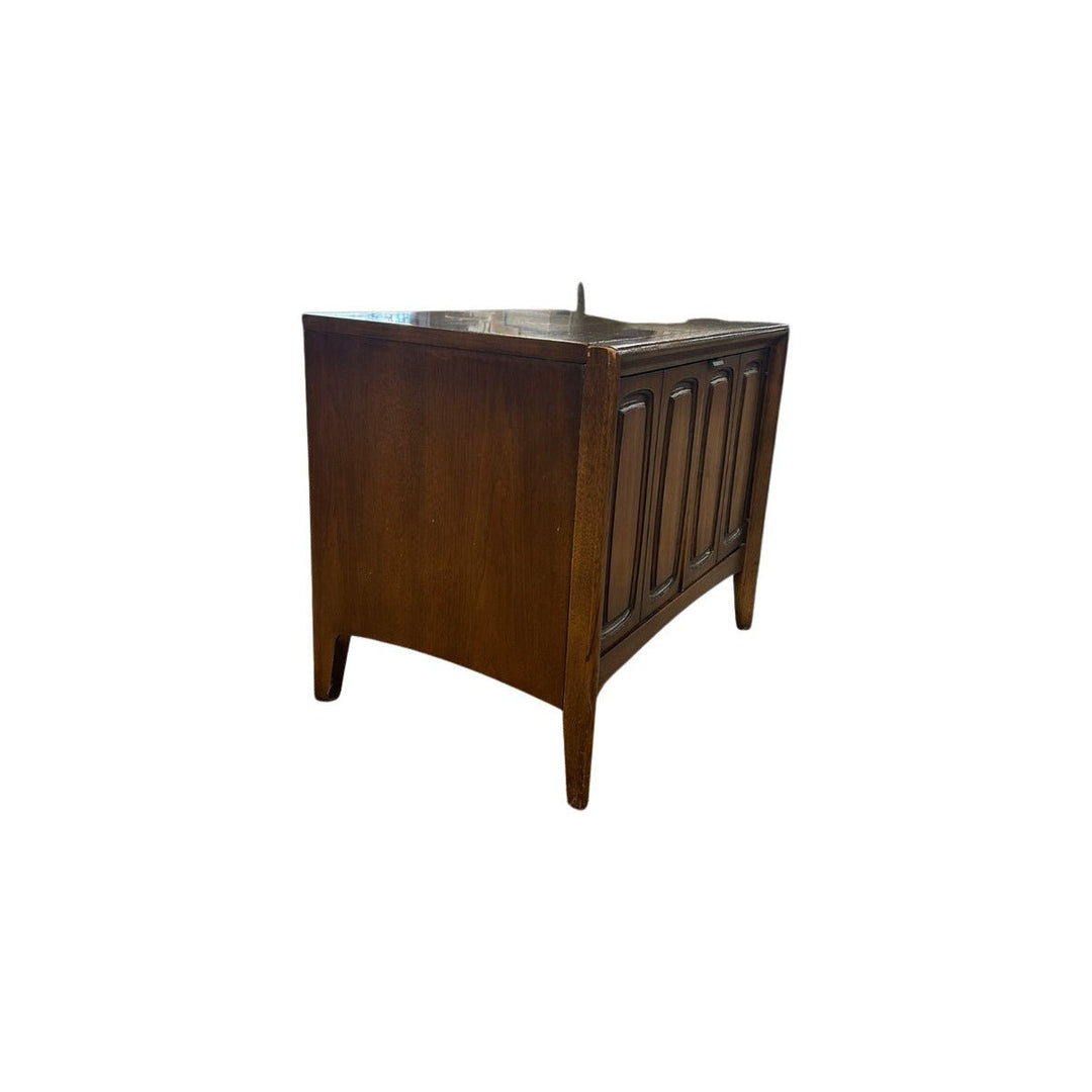 Medium walnut mid-century sideboard with a compact low case by Broyhill - detail view 2
