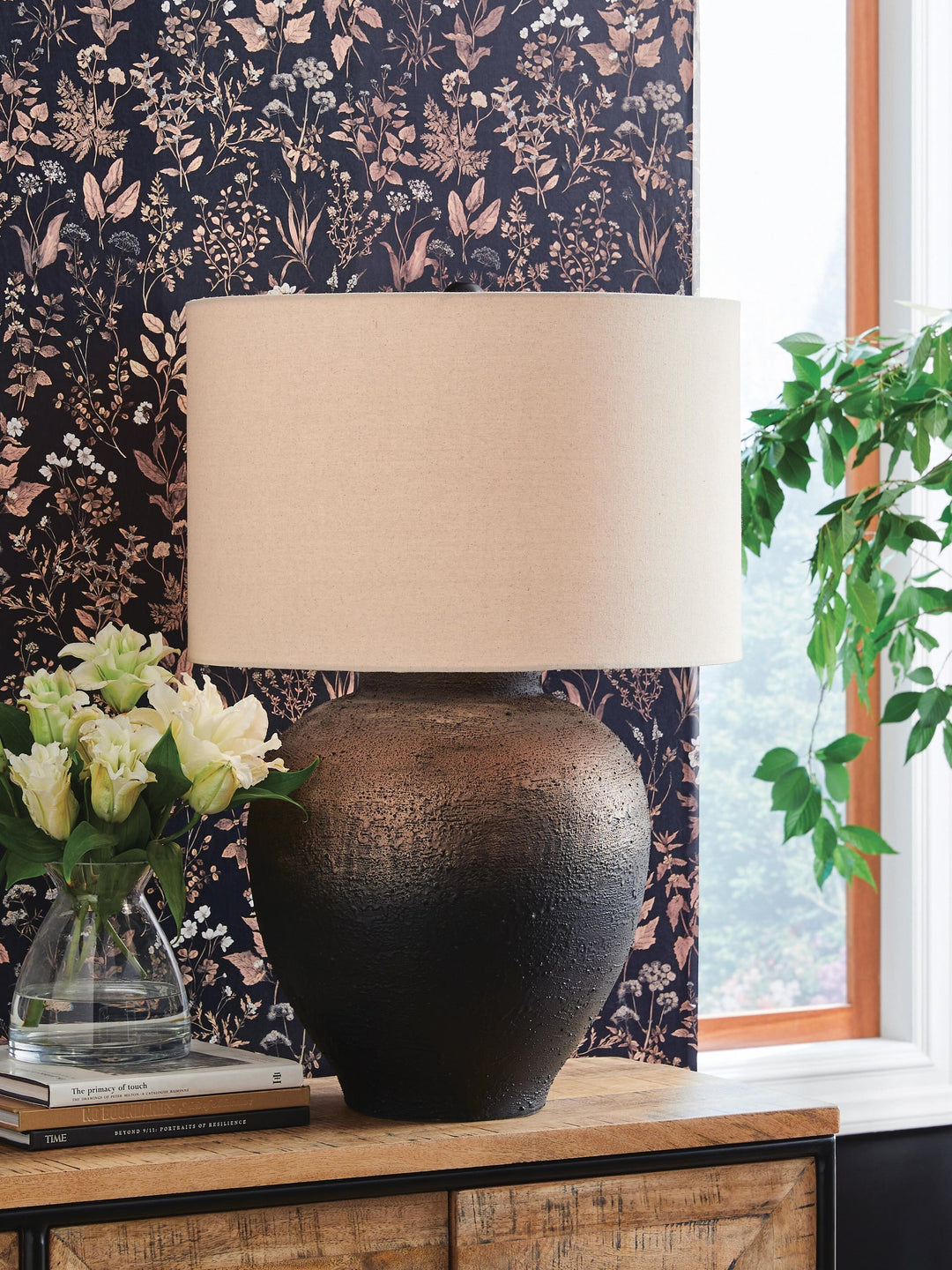 Newgerhard Table Lamp by Ashley Furniture - product view