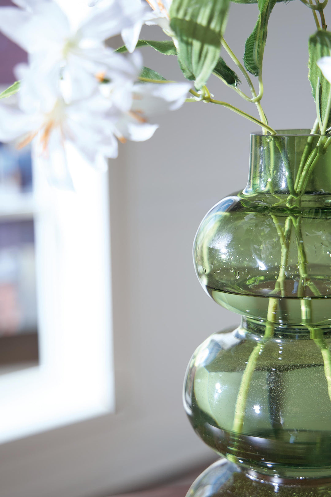 Renethorne 12-Inch Vase in Green — Ashley Furniture detail view